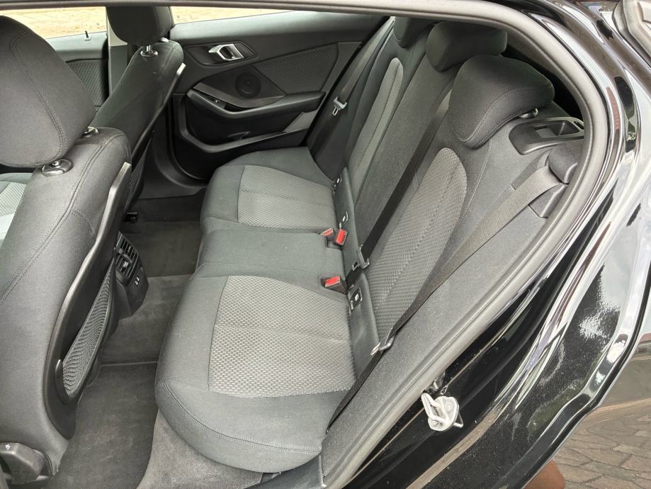 BMW 118d Automatik 2022*Reg.03/2027, fotografija 9