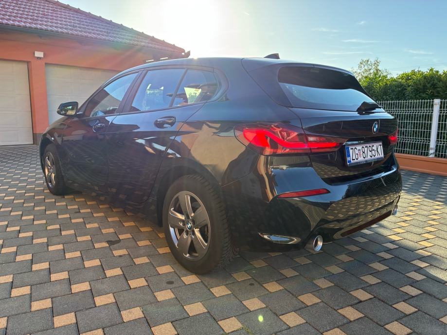BMW 118d Automatik 2022*Reg.03/2027, fotografija 4