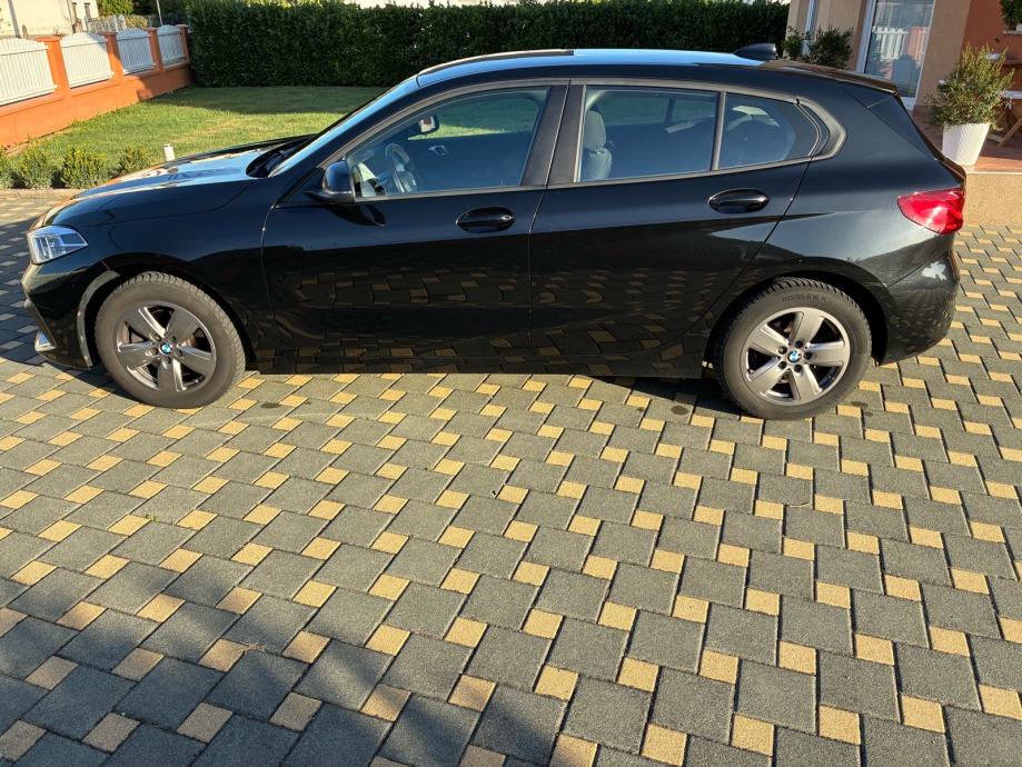 BMW 118d Automatik 2022*Reg.03/2027, fotografija 5