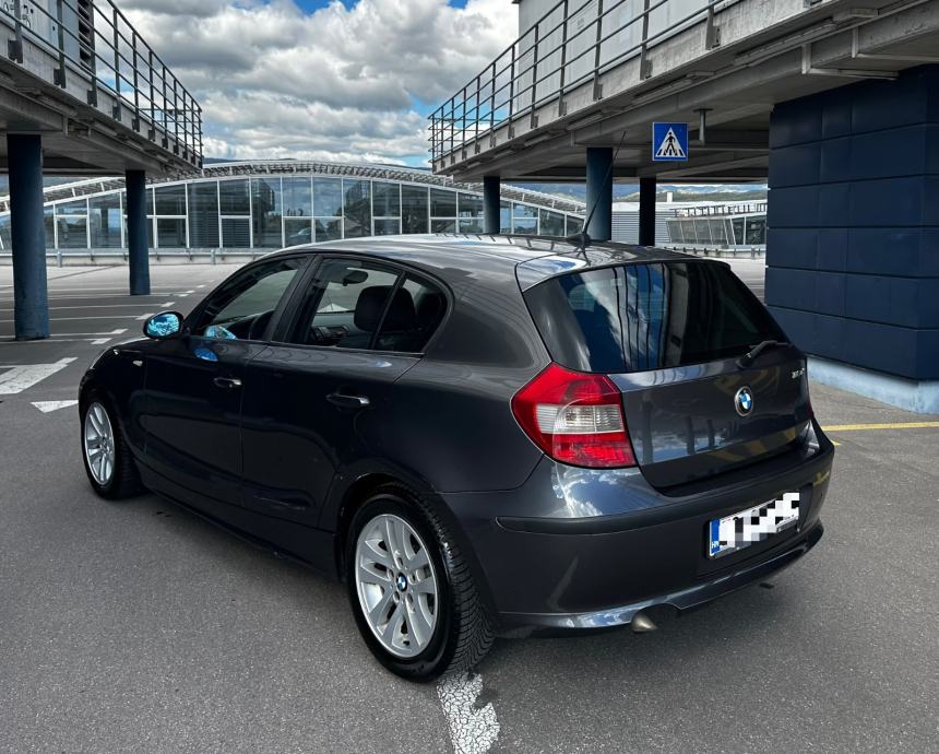 BMW serija 1 118d*Hr.Auto*Reg god dana 09/2027*Klima*Odlično stanje*, fotografija 5