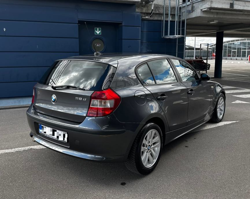 BMW serija 1 118d*Hr.Auto*Reg god dana 09/2027*Klima*Odlično stanje*, fotografija 6
