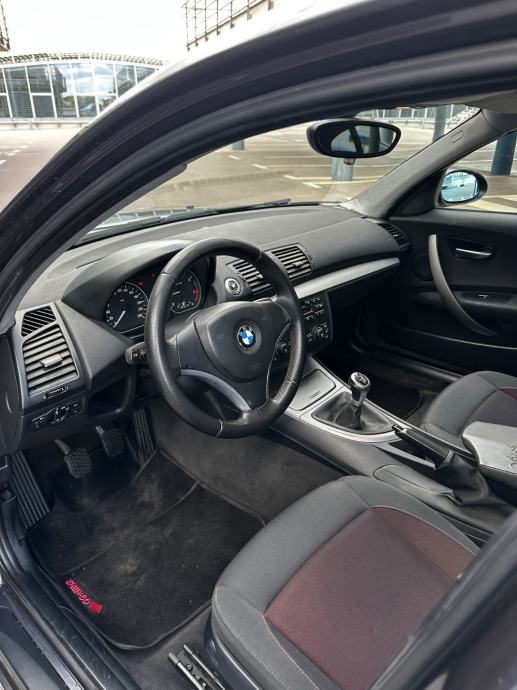 BMW serija 1 118d*Hr.Auto*Reg god dana 09/2027*Klima*Odlično stanje*, fotografija 9