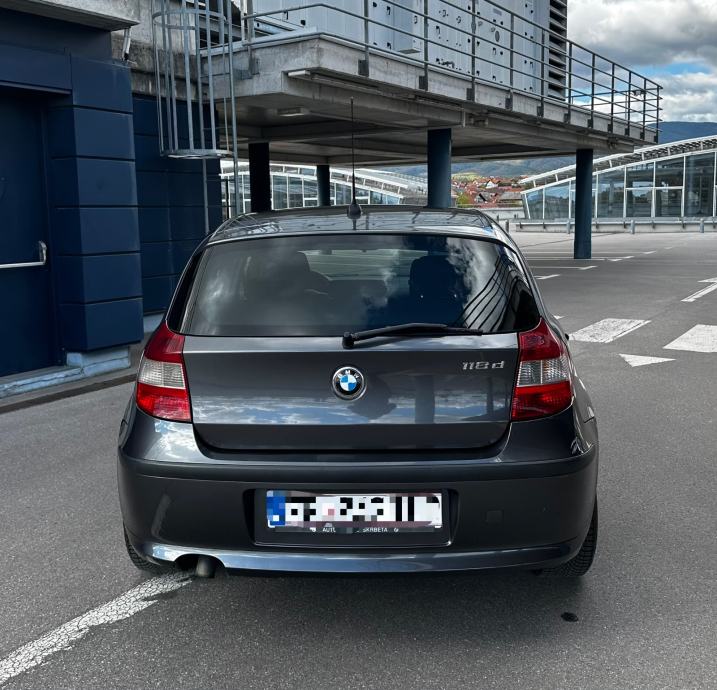 BMW serija 1 118d*Hr.Auto*Reg god dana 09/2027*Klima*Odlično stanje*, fotografija 7