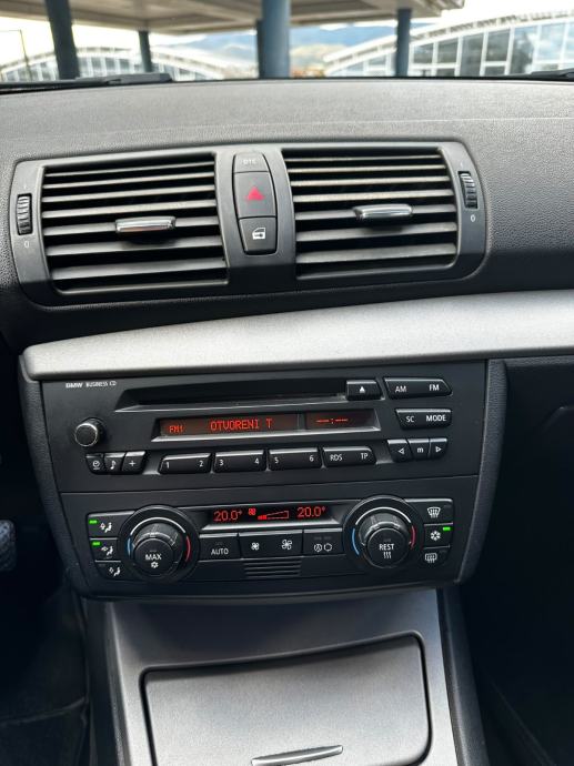 BMW serija 1 118d*Hr.Auto*Reg god dana 09/2027*Klima*Odlično stanje*, fotografija 14