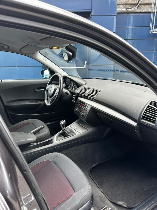 BMW serija 1 118d*Hr.Auto*Reg god dana 09/2027*Klima*Odlično stanje*, fotografija 12