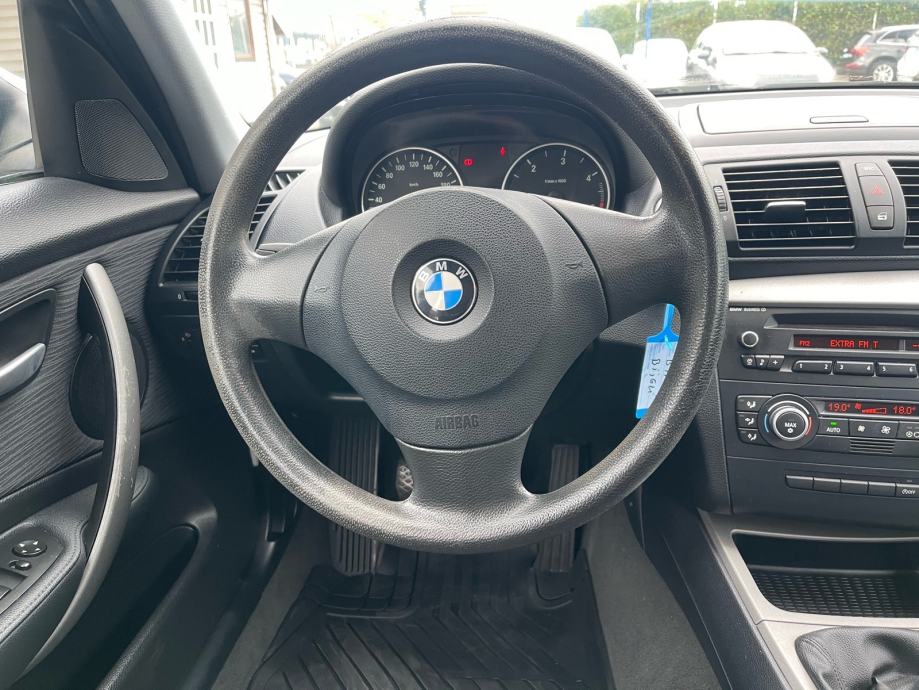 BMW serija 1 118d, fotografija 8