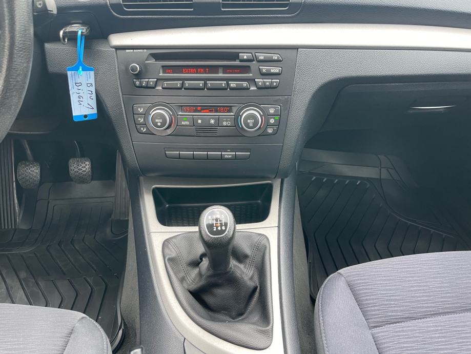 BMW serija 1 118d, fotografija 12
