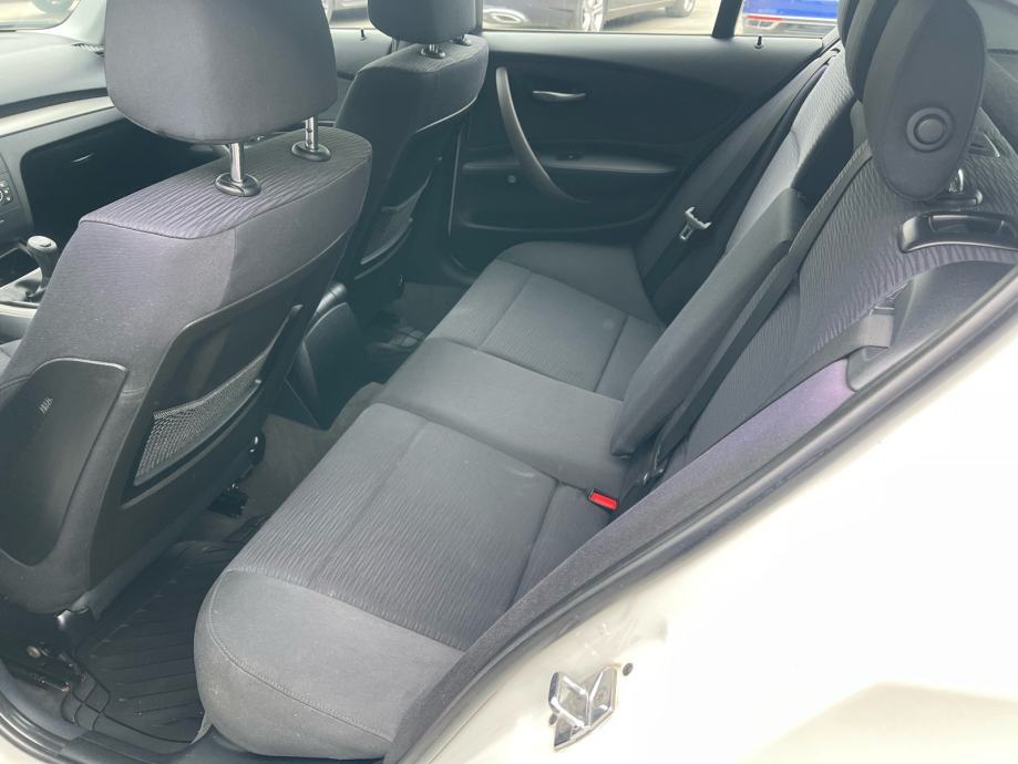 BMW serija 1 118d, fotografija 13