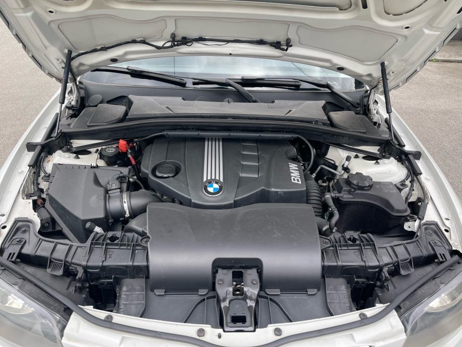 BMW serija 1 118d, fotografija 15
