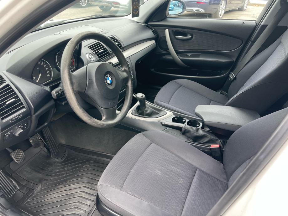 BMW serija 1 118d, fotografija 17