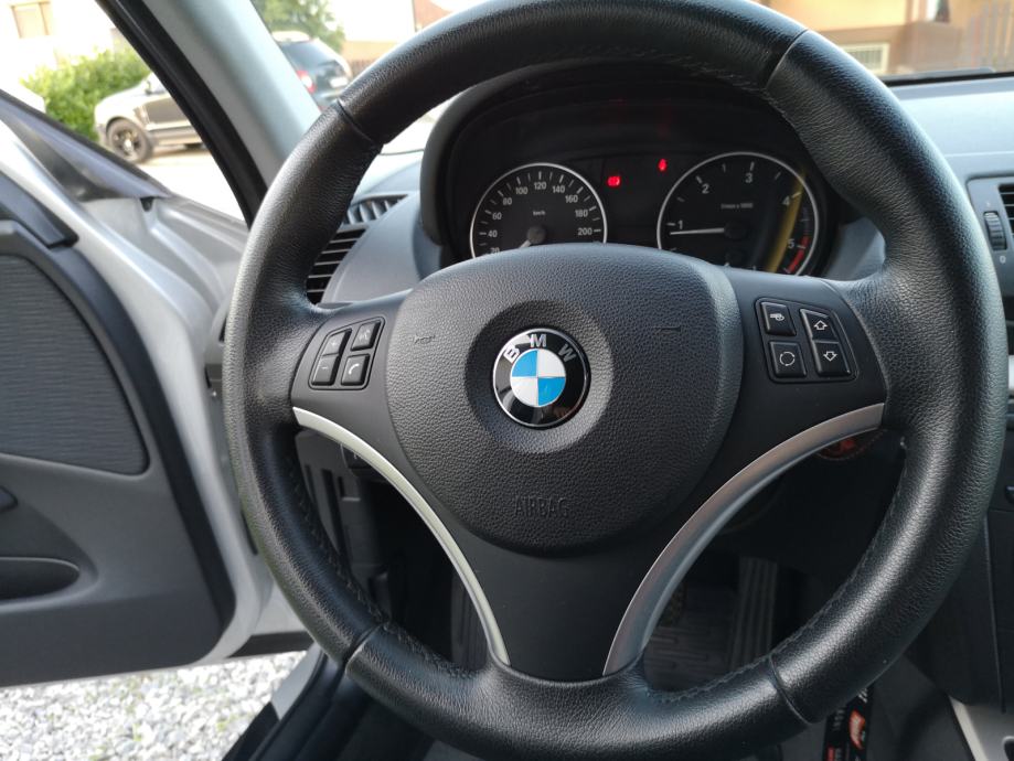 BMW serija 1 118d, fotografija 17