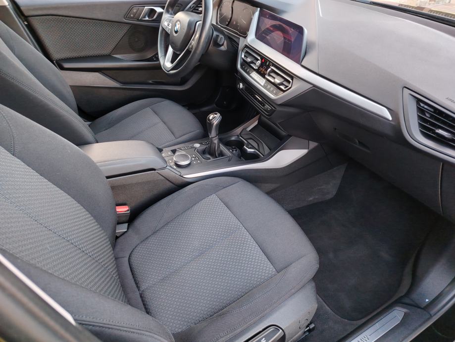 BMW serija 1 118d *40.000.km* NOVO **KREDIT-KARTICE**, fotografija 15