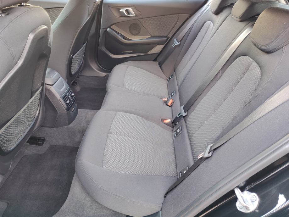BMW serija 1 118d *40.000.km* NOVO **KREDIT-KARTICE**, fotografija 11