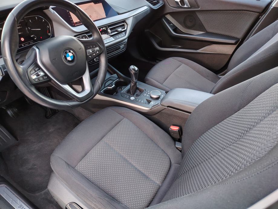BMW serija 1 118d *40.000.km* NOVO **KREDIT-KARTICE**, fotografija 12