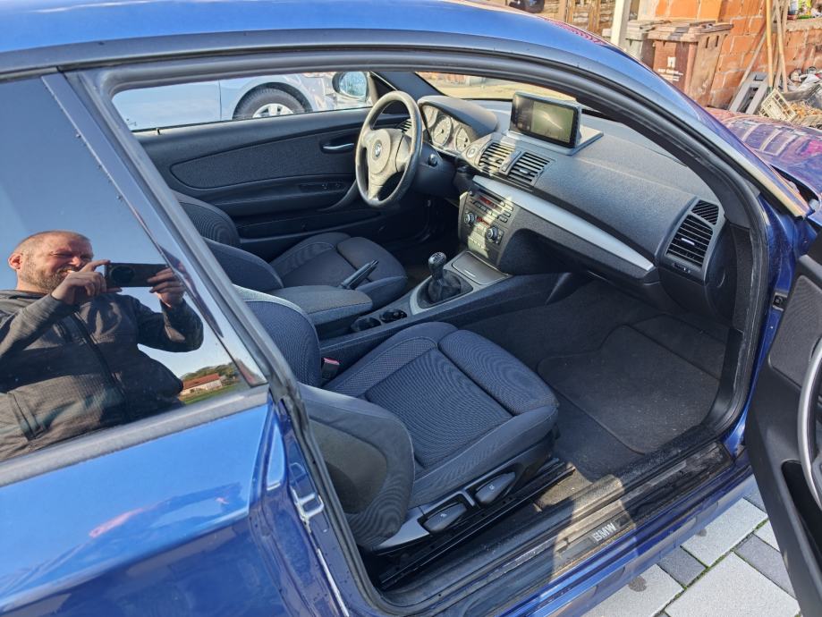 BMW serija 1 118d, fotografija 12