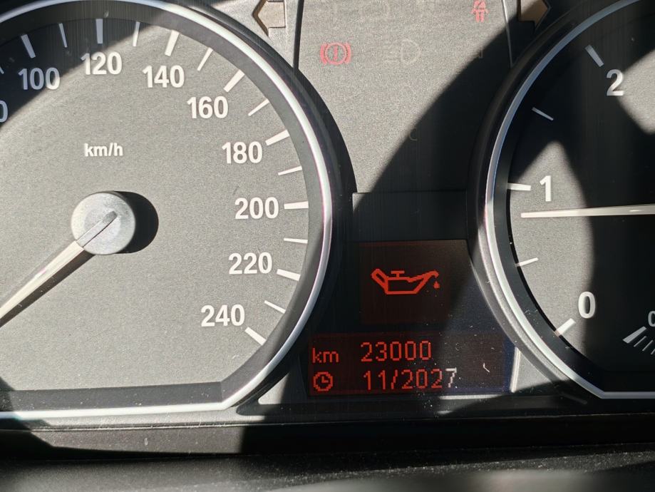 BMW serija 1 118d, fotografija 17