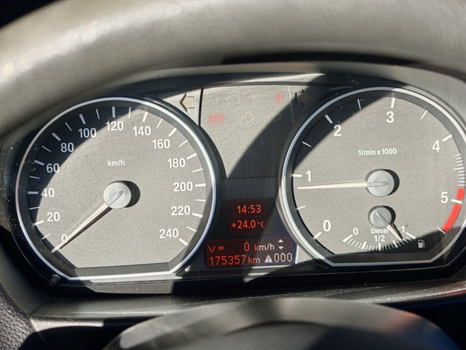 BMW serija 1 118d, fotografija 20