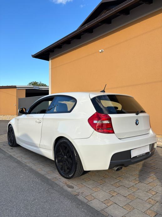 BMW 118d Sport - LCI - ORG M PAKET - REG 1 GOD - PRILIKA!!!, fotografija 10