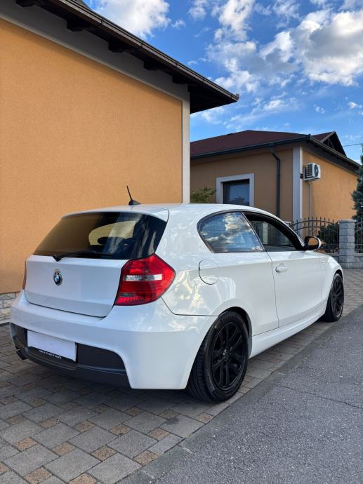 BMW 118d Sport - LCI - ORG M PAKET - REG 1 GOD - PRILIKA!!!, fotografija 6