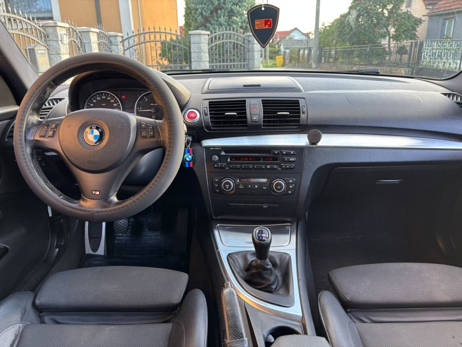 BMW 118d Sport - LCI - ORG M PAKET - REG 1 GOD - PRILIKA!!!, fotografija 18