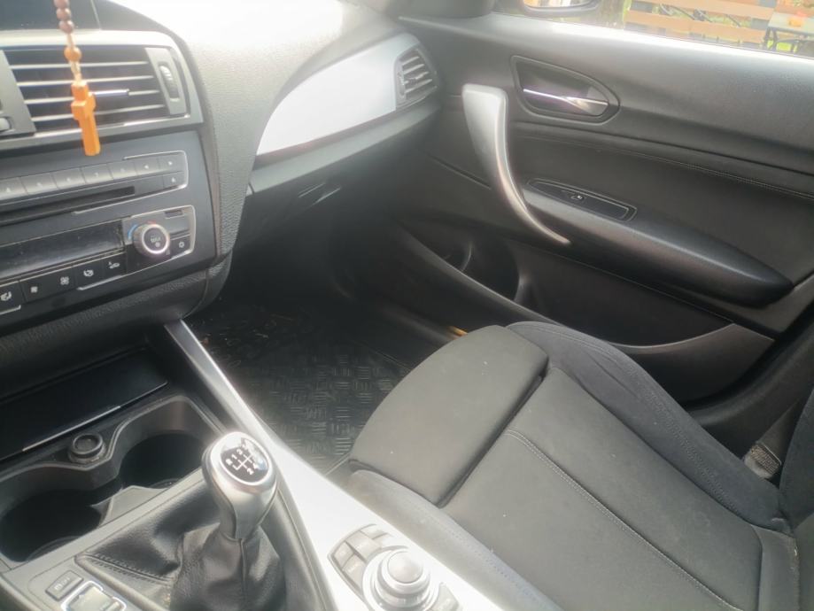 BMW serija 1 118d Sport, fotografija 4