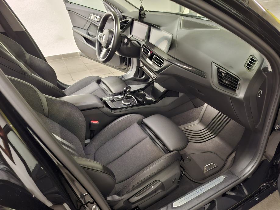 BMW serija 1 118i automatik, fotografija 13