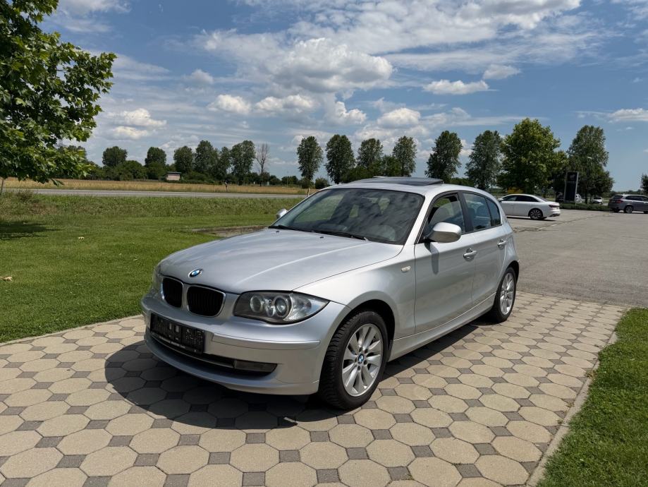 BMW serija 1 118i reg:05/2027, fotografija 9