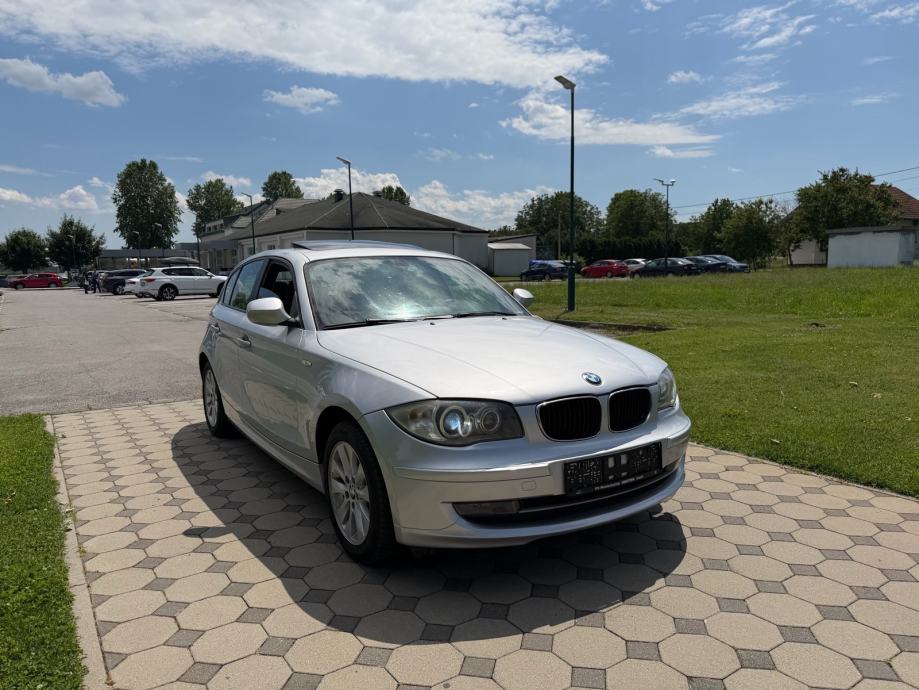 BMW serija 1 118i reg:05/2027, fotografija 10
