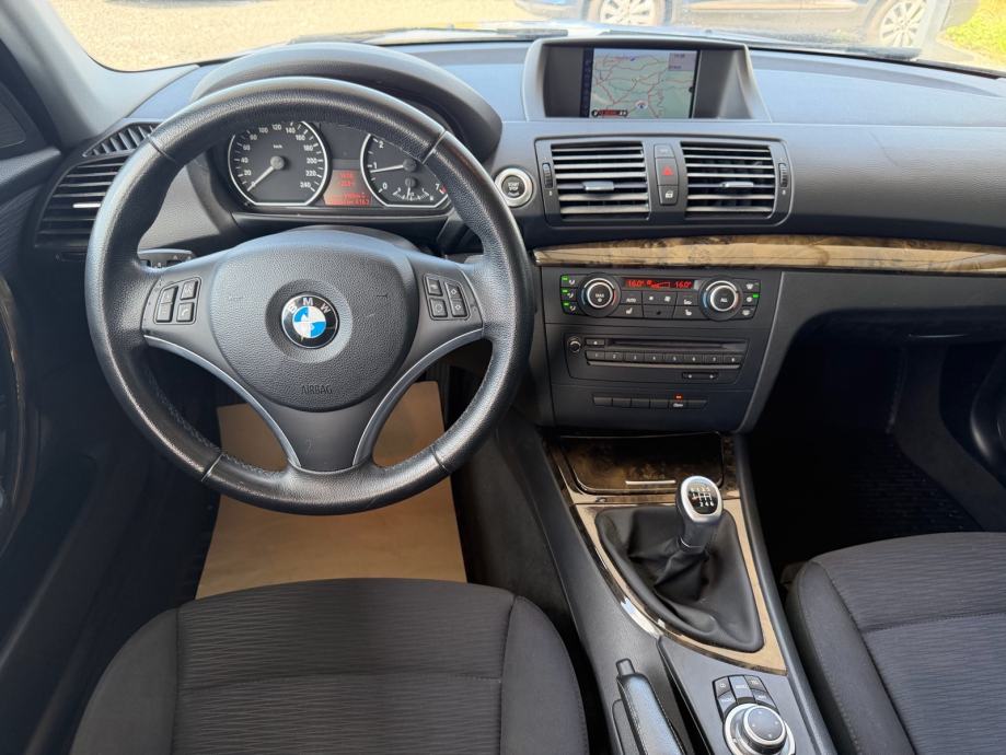 BMW serija 1 118i reg:05/2027, fotografija 14