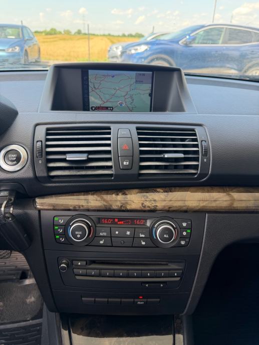 BMW serija 1 118i reg:05/2027, fotografija 17