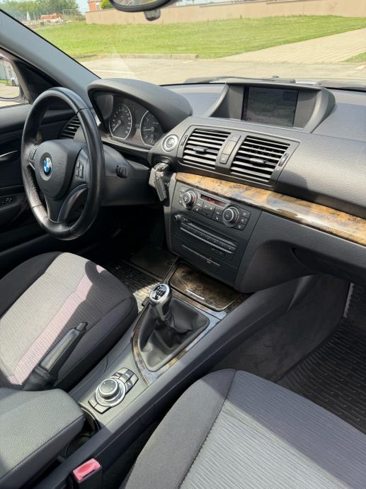 BMW serija 1 118i reg:05/2027, fotografija 16