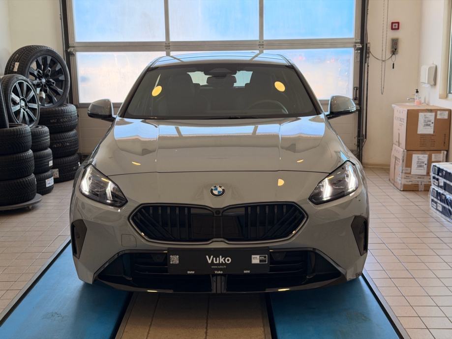 BMW serija 1 120 automatik M-sport PRO, fotografija 2