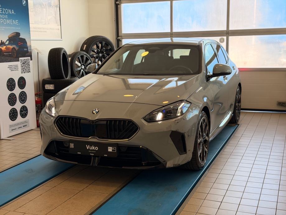 BMW serija 1 120 automatik M-sport PRO, fotografija 3