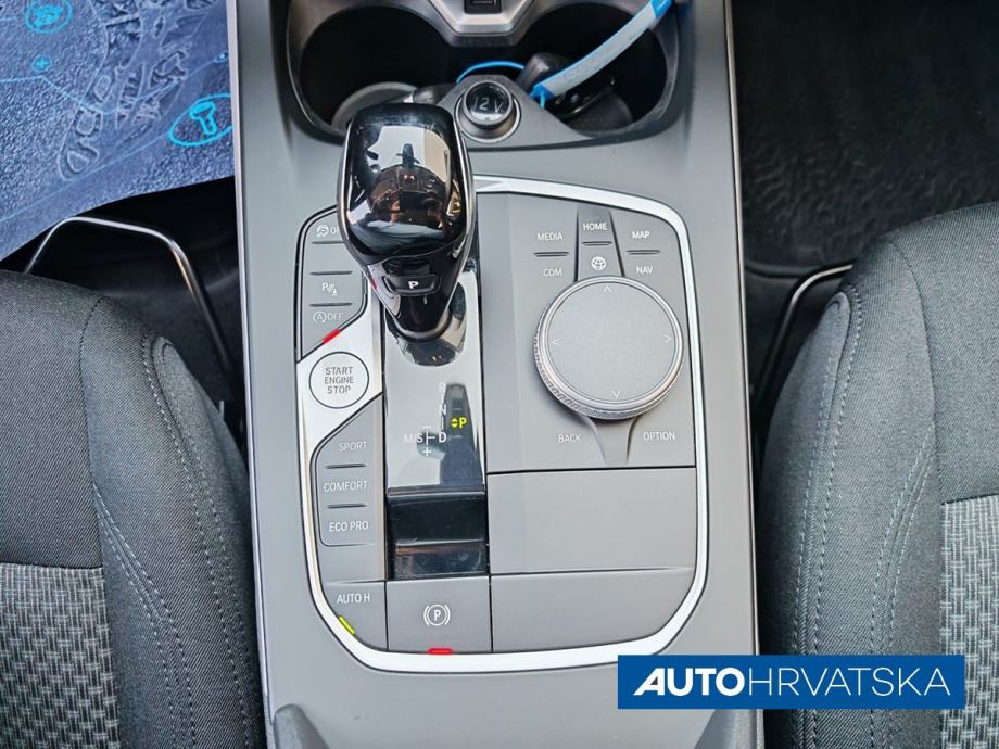 BMW SERIJA 1 120D ADVANTAGE 140KW AT8 - Jamstvo 15 mjeseci, 23.890,00, fotografija 17
