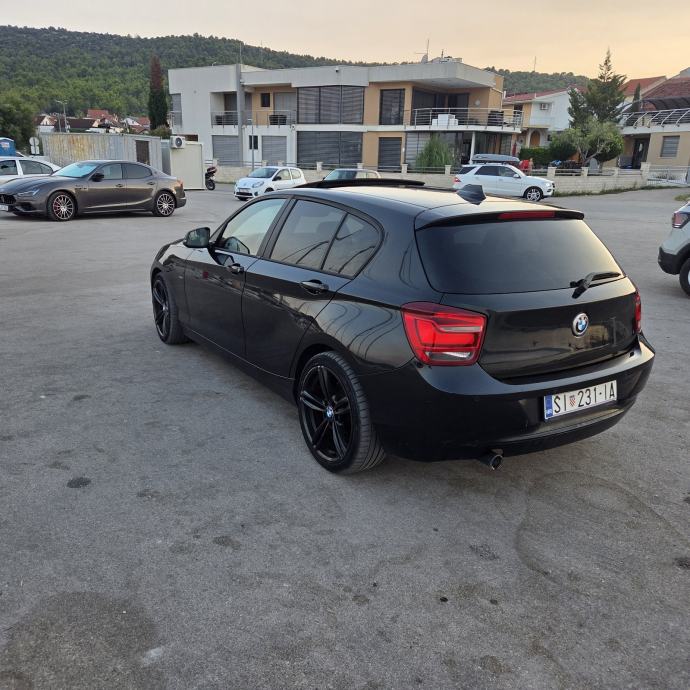 BMW serija 1 120d Sport automatik, fotografija 3