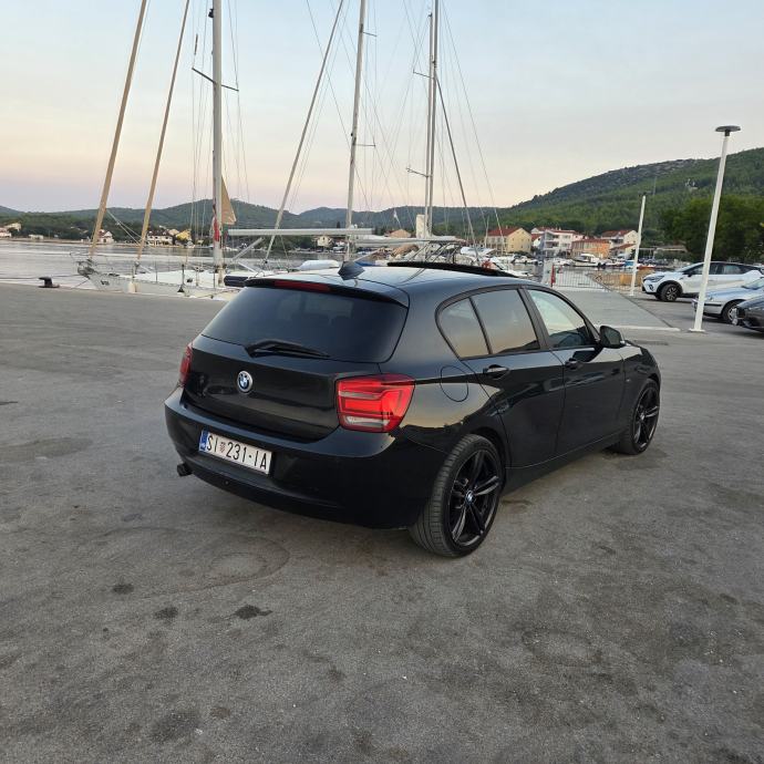 BMW serija 1 120d Sport automatik, fotografija 5
