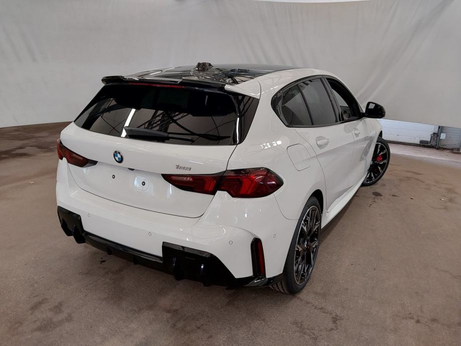 BMW serija 1 123 xDrive P sport PRO automatik, fotografija 4