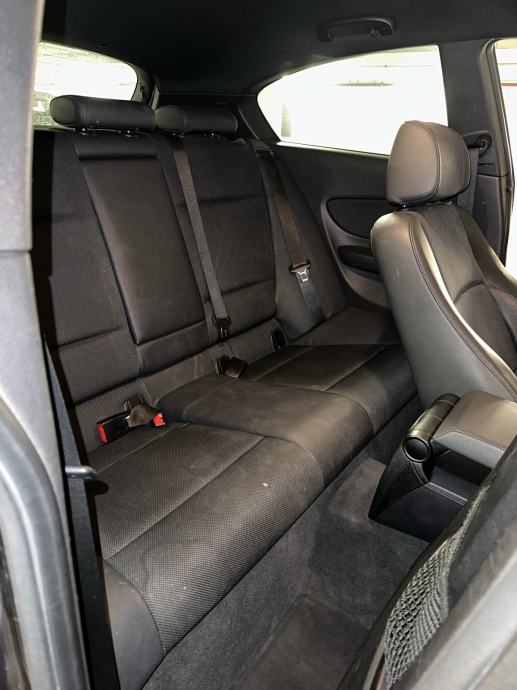 BMW serija 1 123d, fotografija 11