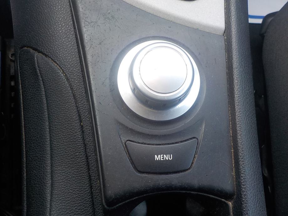 BMW serija 1 18 D⭐️143 ks⭐️NAVIGACIJA⭐️VELIKI SERVIS⭐️REG.8/27⭐️, fotografija 17