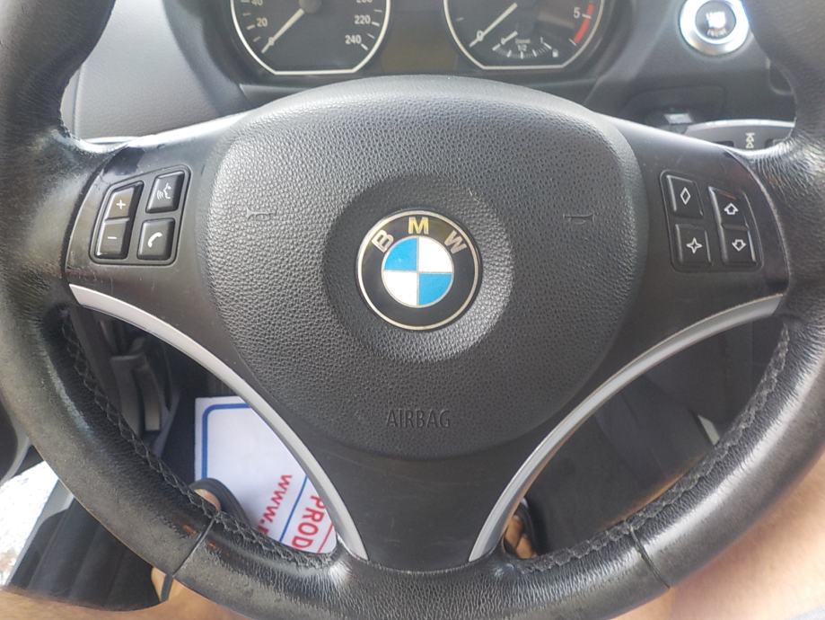 BMW serija 1 18 D⭐️143 ks⭐️NAVIGACIJA⭐️VELIKI SERVIS⭐️REG.8/27⭐️, fotografija 16