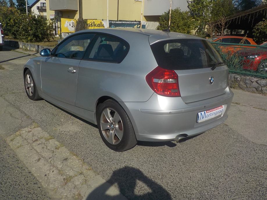 BMW serija 1 18 D⭐️143 ks⭐️NAVIGACIJA⭐️VELIKI SERVIS⭐️REG.8/27⭐️, fotografija 3