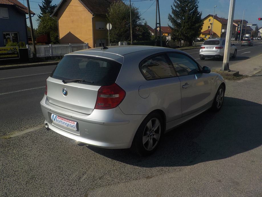 BMW serija 1 18 D⭐️143 ks⭐️NAVIGACIJA⭐️VELIKI SERVIS⭐️REG.8/27⭐️, fotografija 4