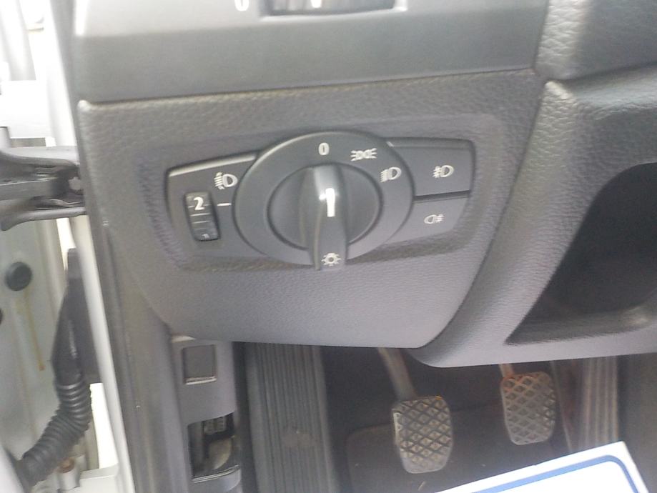 BMW serija 1 18 D⭐️143 ks⭐️NAVIGACIJA⭐️VELIKI SERVIS⭐️REG.8/27⭐️, fotografija 15