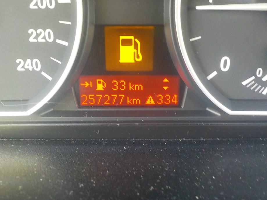 BMW serija 1 18 D⭐️143 ks⭐️NAVIGACIJA⭐️VELIKI SERVIS⭐️REG.8/27⭐️, fotografija 19