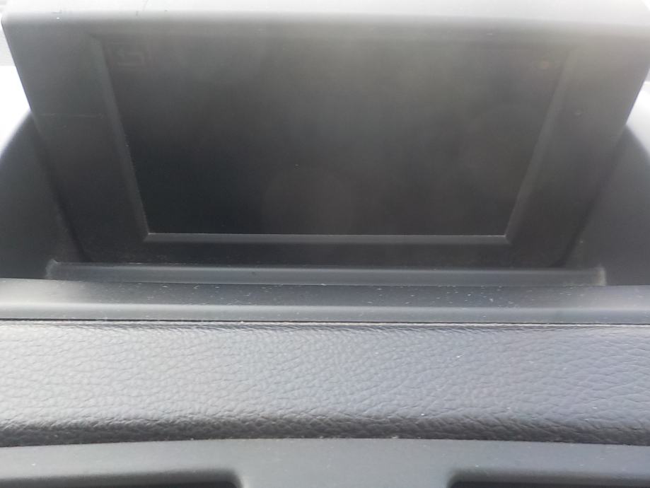 BMW serija 1 18 D⭐️143 ks⭐️NAVIGACIJA⭐️VELIKI SERVIS⭐️REG.8/27⭐️, fotografija 18