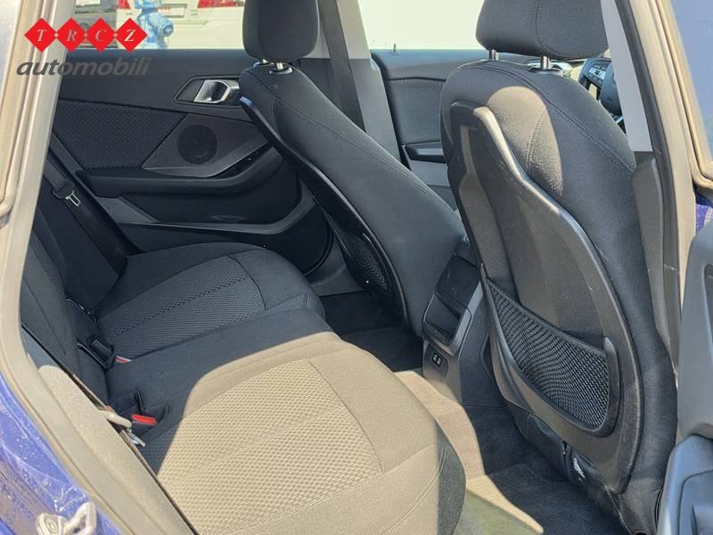 BMW serija 2 216d automatik, fotografija 5