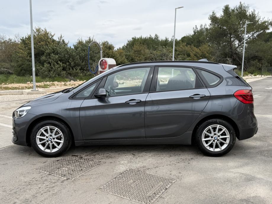 BMW serija 2//216d//Manualni//10 990€ s PDV//Fulll servis//Reg 06/27//, fotografija 7