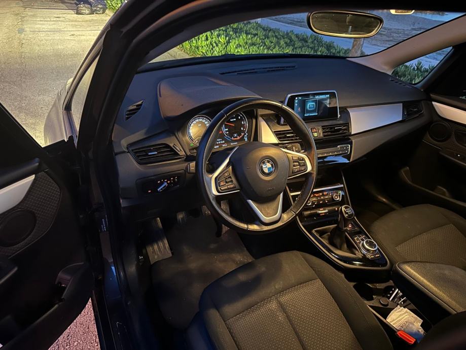 BMW serija 2//216d//Manualni//10 990€ s PDV//Fulll servis//Reg 06/27//, fotografija 11