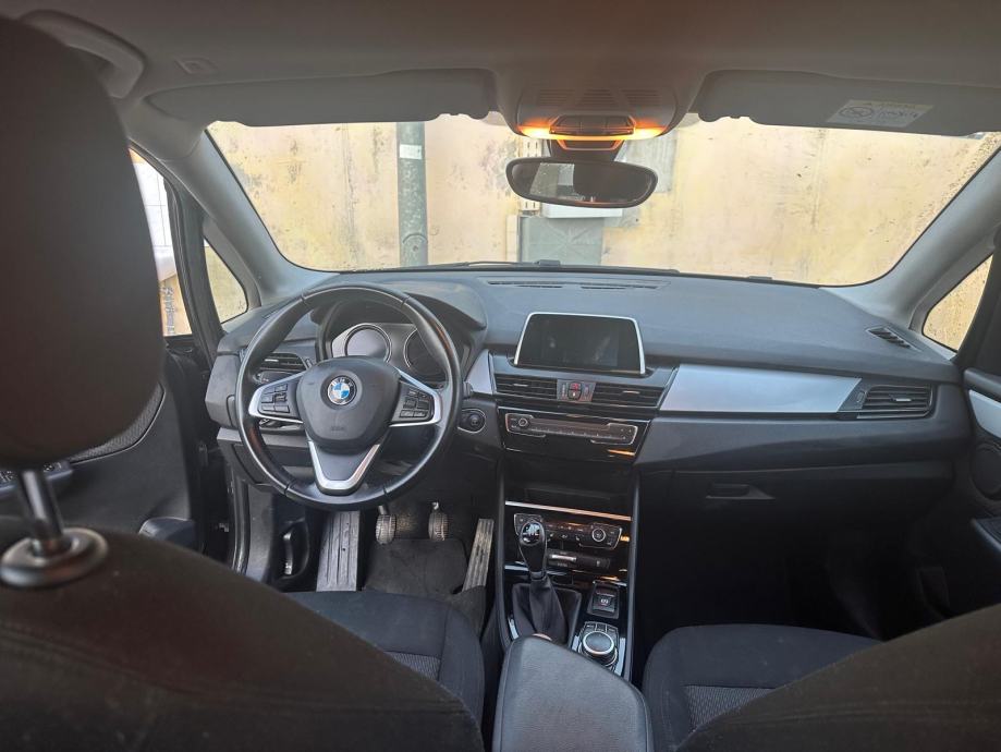 BMW serija 2//216d//Manualni//10 990€ s PDV//Fulll servis//Reg 06/27//, fotografija 13