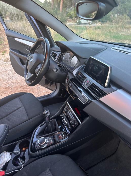 BMW serija 2//216d//Manualni//10 990€ s PDV//Fulll servis//Reg 06/27//, fotografija 14
